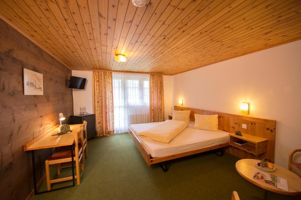 Hotel Tenne Reckingen Kamer foto
